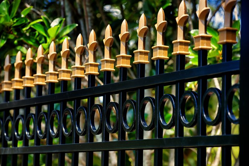 Local Aluminum Fence Painting in Santa Monica, CA