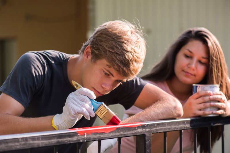 Local Fence Painting Service in Middletown, DE