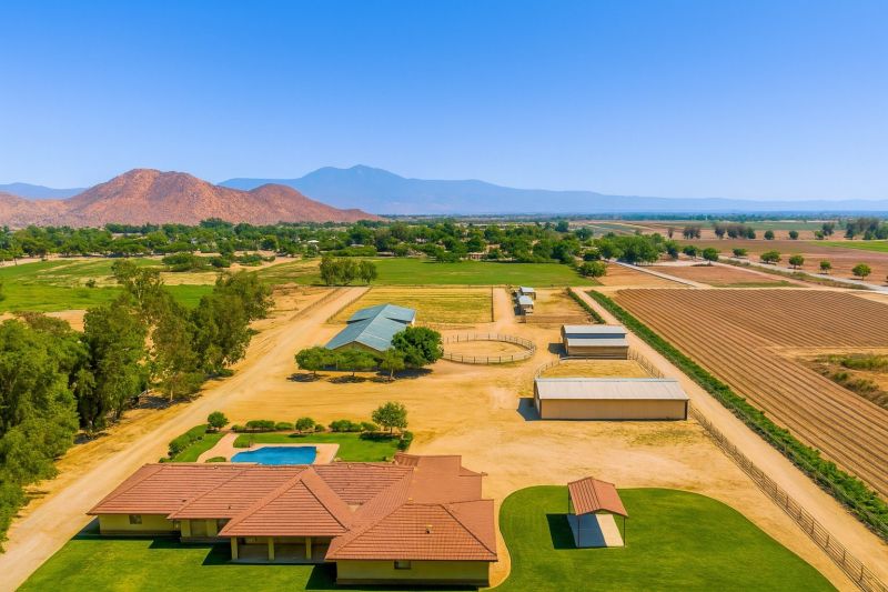 Local Fence Painting Service in Hemet, CA